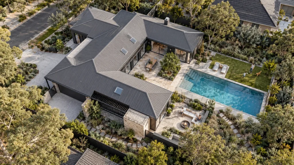 Birds eye view of modern residential home with pool โ 3D Architectural Visualisation Melbourne